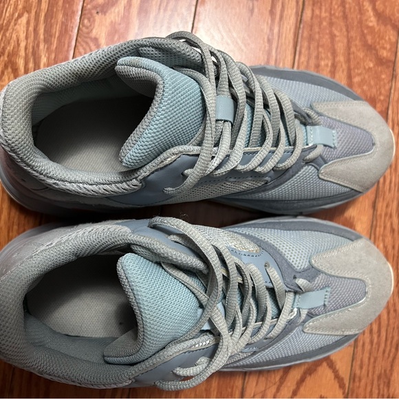 Yeezy 700 Inertia - Picture 2 of 4